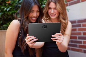 TCL 60 XE NXTPAPER review: a blend of design and functionality