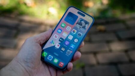 Trump Mobile T1 review: a mediocre smartphone experience