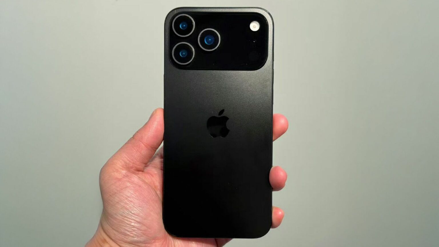 iPhone 17 Pro: a blend of elegance and durability